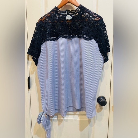 Boutique Brand Womens Plus Lace and Striped Blouse with bow 2X - Picture 4 of 8